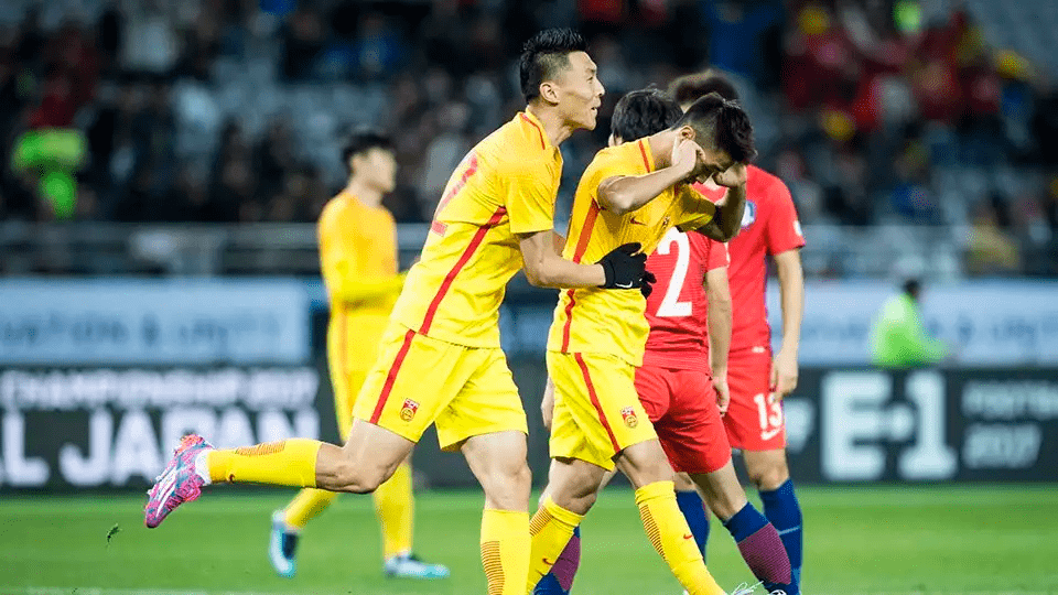 包含今晨荷甲传出新动向，本菲卡完成体检，管理层表态：质疑声仍在，资深球员宣示担当的词条-九游体育app