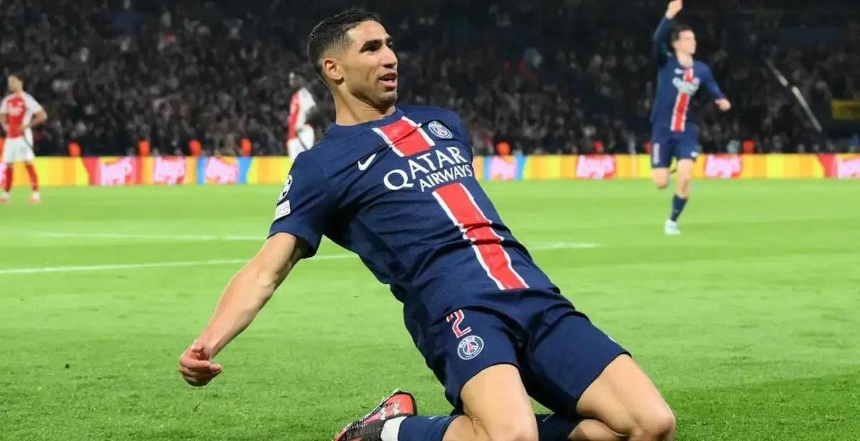 关于今夜阿贾克斯调整名单以备意大利杯，主帅复盘环节打磨，信心回归，资深球员宣示担当的信息-9体育